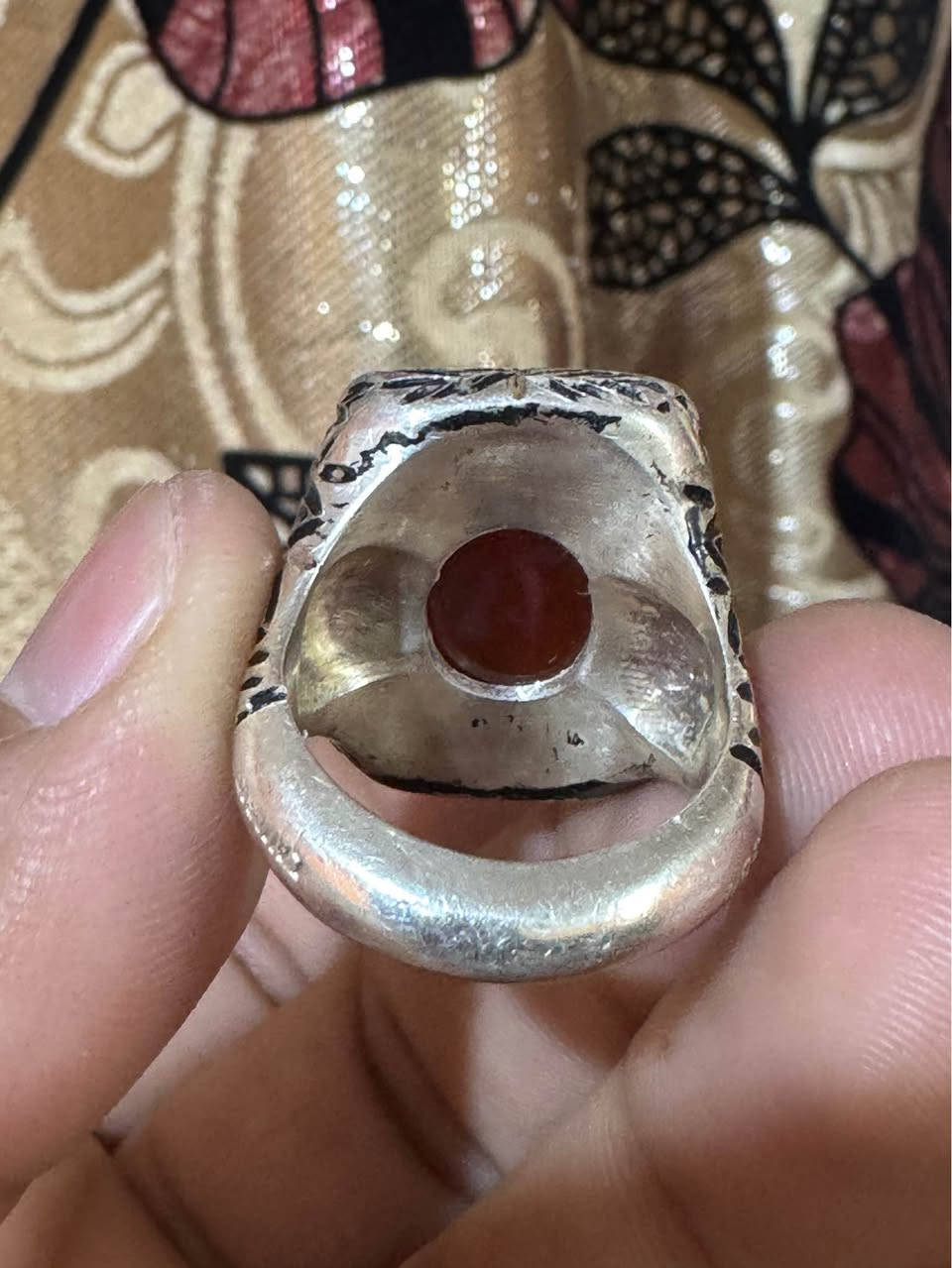 اللهم صل على محمد وال محمد 
خاتم عقيق يماني احمر فخم
قطعه في منتهى الروعه والجمال
مخطوطه بالنص / ماشاءالله لا حول ولا قوه الا بالله العلي العظيم 
مخطوطه الداير / ايه الرزق المباركه 
مصاغ يدوي ورشه لمسات فضه عيار 990
مقاس الخاتم يلبس 21/22
يوجد توصيل كافة محافضات العراق البصرة, العراق


**إذا كنت صاحب هذا الإعلان وتريد حذفه لأي سبب، رجاءا أرسل رسالة إلى الدعم الفني**