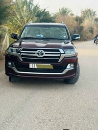 لاندكروز للبيع موديل 2016  الون كرزي   صبغ بس دعاميات فقط  جملغ  مامي ...