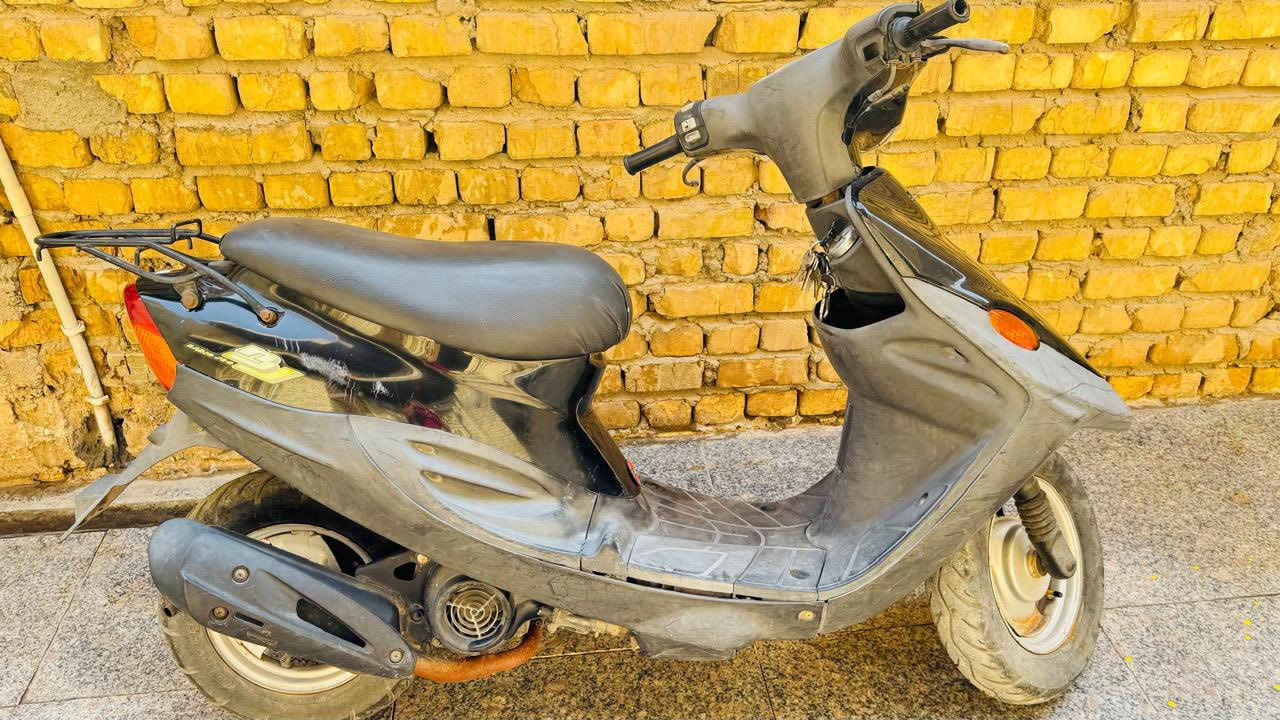 مرحبا : دراجه يوماها pg. للبيع شغاله من كلشي وشلعه وكهربائيات حلوه (مجفته مره وحده ). 
كابريتر وصالنصه تجاريه السعر  فقط 350 وبيها مجال للشراي
مكلف بلنشر الاتصال على هذا رقم *********** ،
