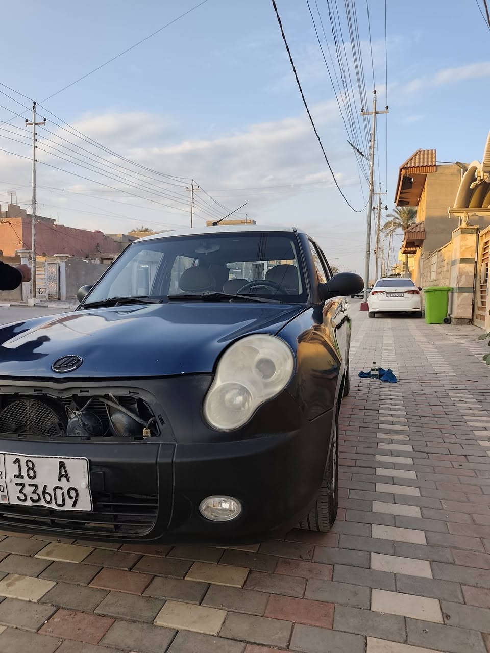 ليفان 320 السياره نضيفه عدا الجاملغ الخلفي السياره موديل 2013 رايدها ب٣٦ وبيها مجال
***********
