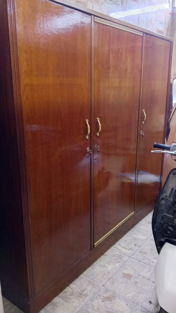 السلام عليكم
كنتور 5 ملحق صاج نظيف سعر ٣٢٥ بي مجال 
كنتور ٣ ابواب كلش نظيف سعر ١٩٠ بي مجال 
كنتور تركي بابين نظيف سعر ١٦٠ بي مجال 
مكان بغداد المشتل ***********
