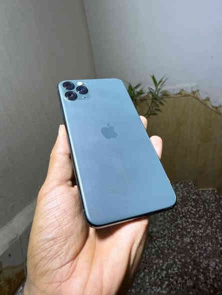 سلام عليكم 11برو ماكس نضيف نضافته 100/100 شخط ما بي ذاكرة 256 بطاريه 100 سعرة 350الف بي مجال شويه مكاني ديالى بعقوبه فلكه فلاحه ***********
