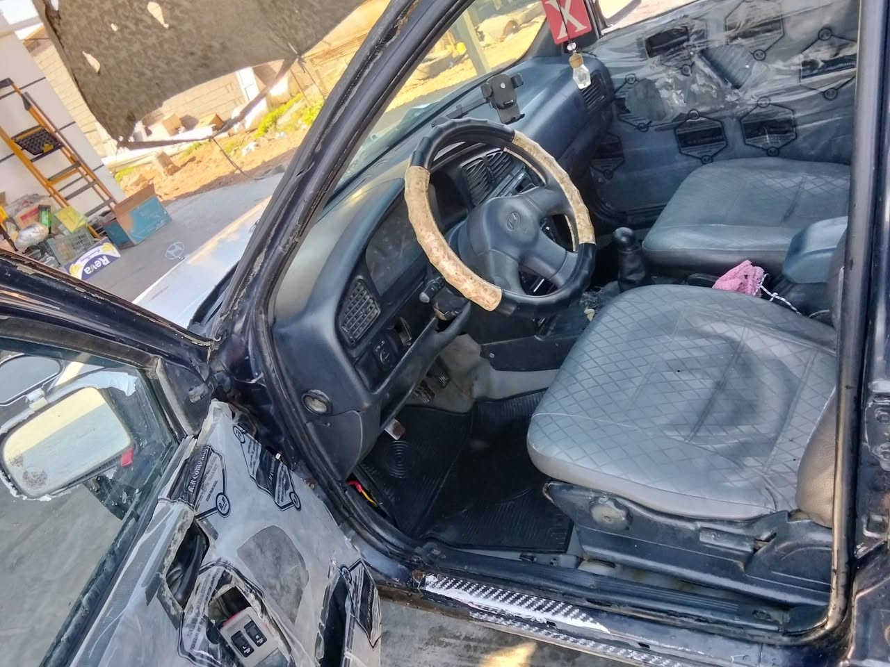 لنترا موديل 95 لون كحلي سنويه ل 29 . سياره مابيه نقطه لحيم
كهربائيات كله شغاله 
تخم تاير 
بطايين جديده 
رقم مميز 
شرط التحويل 
مكاني ديالى بعقوبه سعر 25 وبيه مجال***********,,,***********
