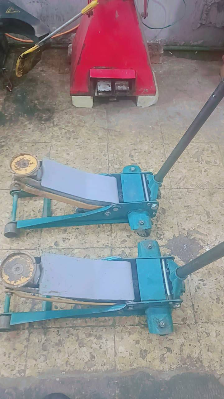 السلام عليكم اغاتي جكات عدد اثنين للبيع حجم تلاثه طن انتاجهن ٢٥نضيفات وومصلحات ابد السعر ٢٠٠ مكاني بغداد قرب بوابه الكاظميه ***********
