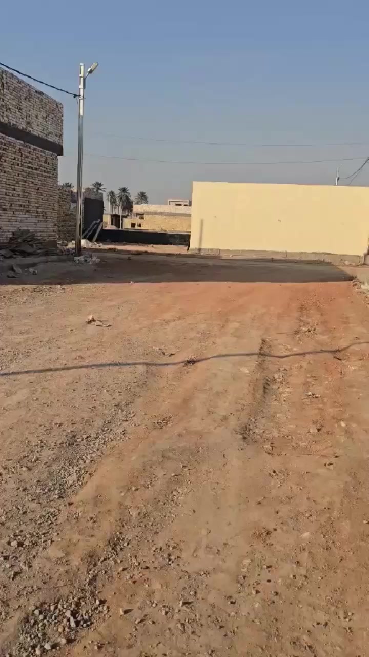 يعلن مجمع الجوادين السكني عن توفر قطع اراضي زراعيه سند 25 مداور محكمه كافه الخدمات متوفره ماء كهرباء اناره ليليه حديثه ارصفه تبليط قيد الانشاء انشاء الله بالايام القادمه يتبلط.اابناء داخل المجمع مستوى واحد طابوق ..المجمع راقي من حيث المكان والأمان قطع محدوده سارع بحجز الاسعار مناسبه بعد التخفيض العنوان قرب شارع 30 قرب سيد حبوب.للاستفسار الاتصال على الرقم ***********
