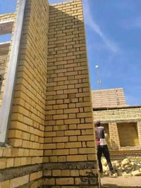 الرزق الحلال يكسر الظهر لكنه يجعلك تعيش مرفوع الرأس" تعني أن كسب الرزق...