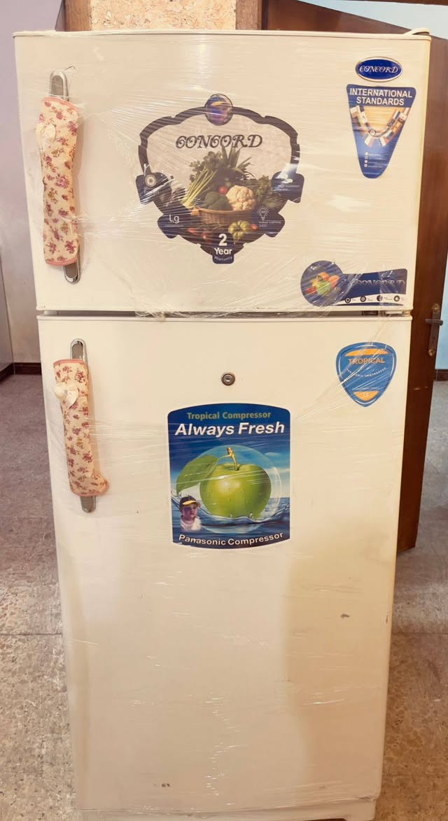 ثلاجة كونكود حجم 16للبيع
لا مصلحه ولا بيها خياس
السعر 225وبيها مجال
الوتساب
***********
