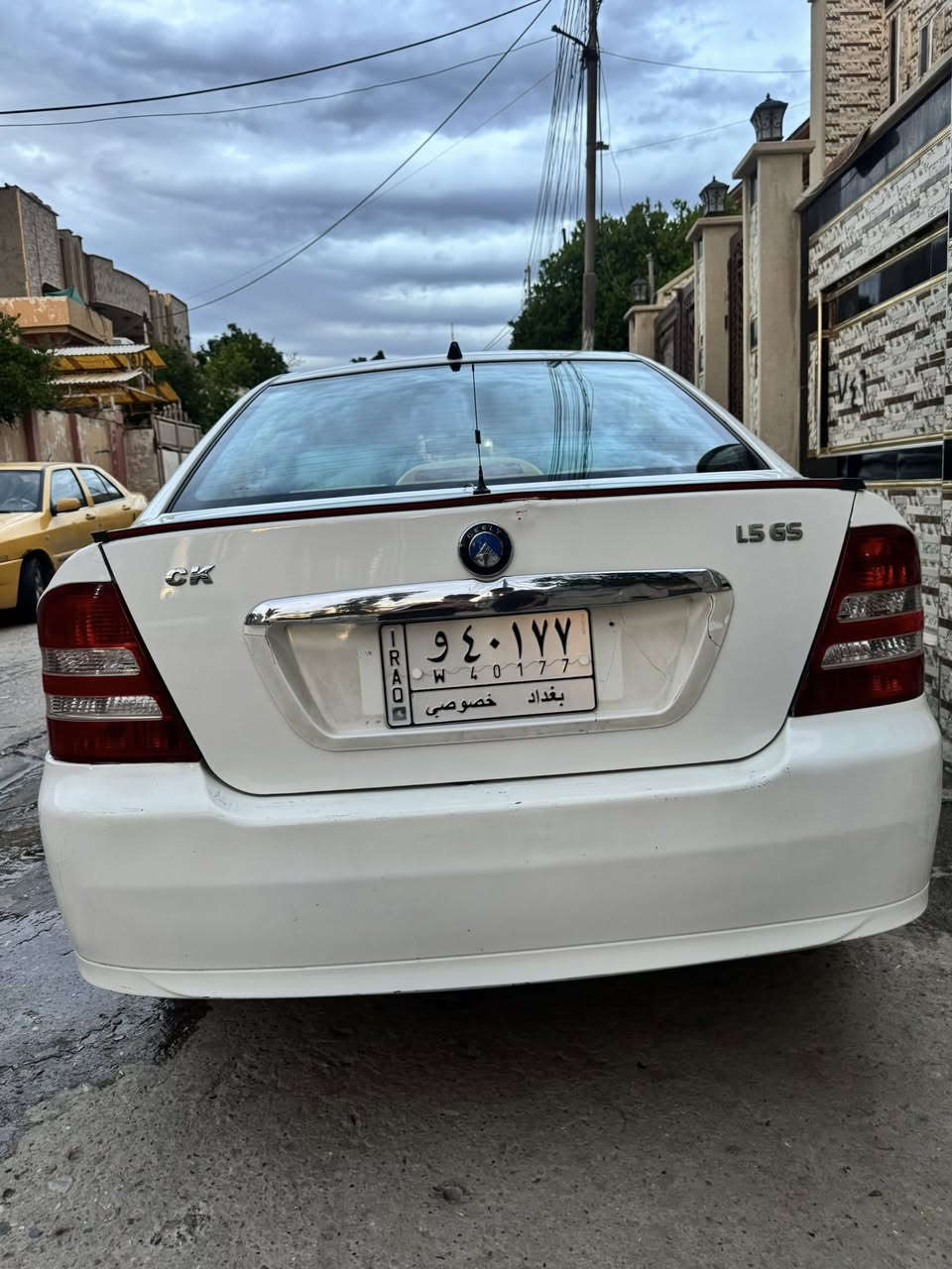 السلام عليكم ck مديل 2013كصة قديمة سيارة جاهز من كلشي طخم تاير وباتري وطخم الكدام جديد والورى كذاك محرك وكير ما بيهم شي  ضررها بوند صبخ وجاملغ وشوية بل باب  السعر 50 وبيها مجال بسيط مامتواجد عل فيسبوك  وشرط التحويل الاتصال ***********
