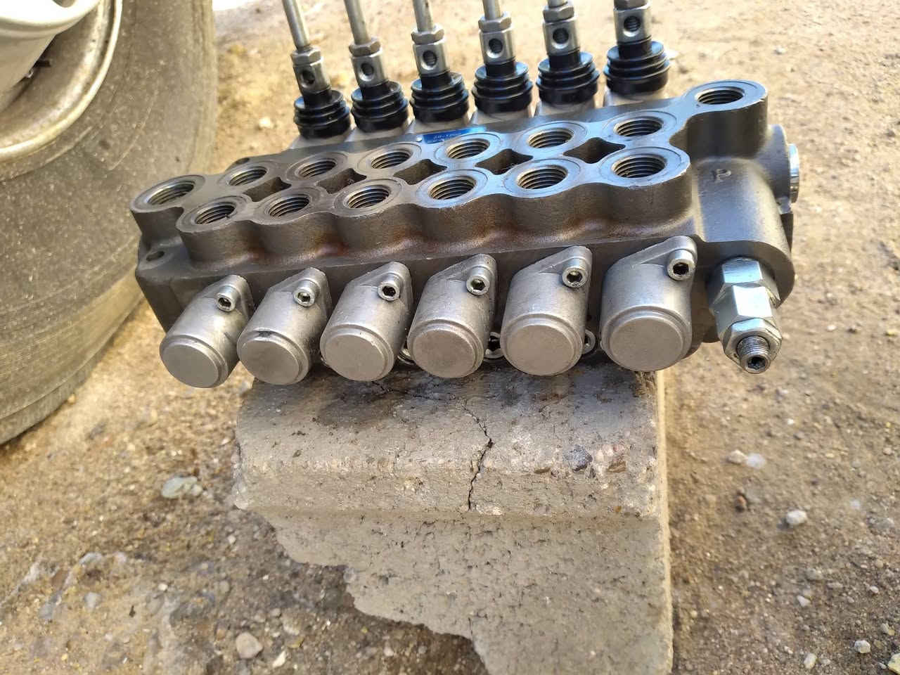 كنترول للبيع شغال نضيف اخو الجديد ضمان
٦ خانات
مكان البصره 
للاتصال ***********
