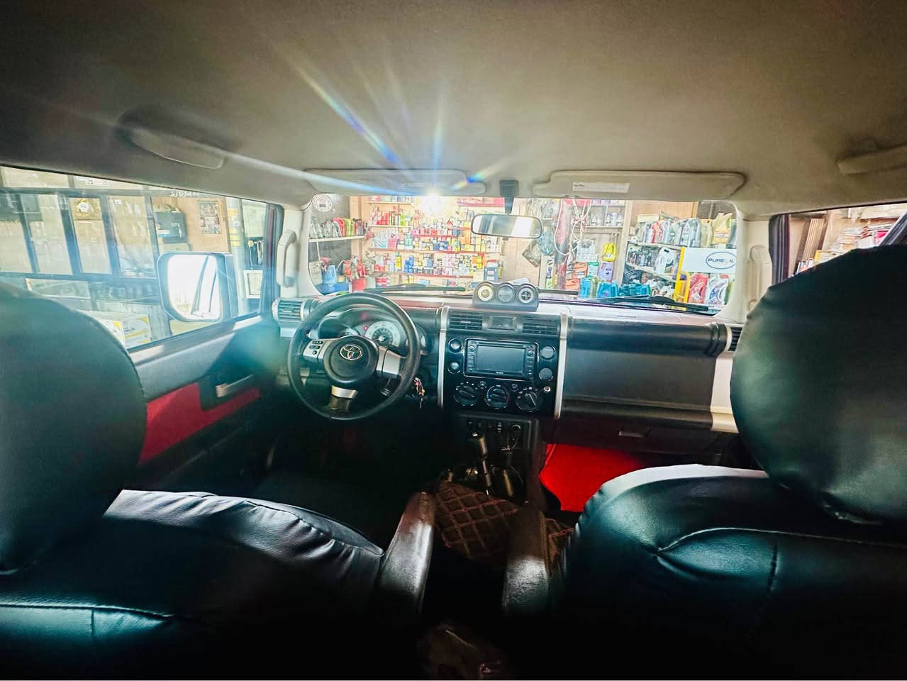 ( اي تراك - ديفلوك Toyota FJ2007
- بورسله - تحكم سوكان - امريفايه ر - حساس دعامي - كاميرا -
بلاجكتور - ئاوينه كلوب - كاره با - دوو سويج سه ياره كه  يه ك پارجه يً هه يه  سه ياره كي تابلي خاوينه و تونده هيج مه سروفي تيانيه جوار تايه تازيه ره قه م سانه وي هه موو نويه 
*********** أربيل, العراق
