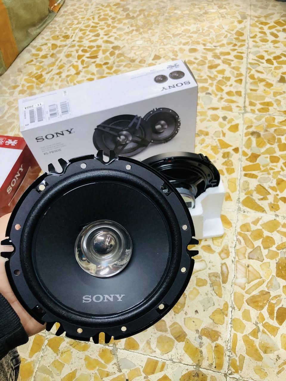 سماعات سوني حجم 6 انج

اصلي فيتنام 260  واط

35 الف

توصيل كل المحافظات

***********
