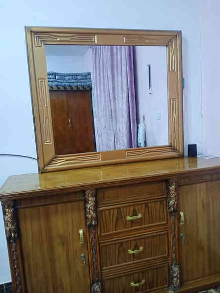 السلام عليكم ورحمة الله

غرفة حطاطة للبيع 3 قطع شغل درجة اولى السعر المطلوب 650 الف وبي مجال للاستفسار اكثر ‏‪***********‬‏
