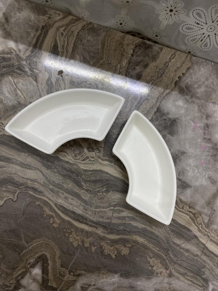 السلام عليكم عندي كارتونه سياحي بيها ب 50  قطعه هو وتوصيلها 30 الف 
وهاي قسم من القطع 
 
ليريدها يتواصل وياي واتساب 
***********
