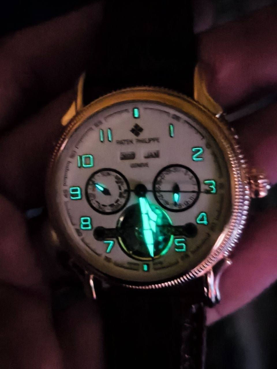 باتك فلبPatek Philippe
تحفه فنيه تتخطى مفهوم الوقت 
ميكنة اوتماتيك قلب مفتوح (جميع السناتر شغالة)
تحتوي ع 5 تحكمات مخفية
ميناء مميزة مزودة بمنافذ تاريخ سنوي وشهري وايام مع فول لامينوس ارقام واميال 
زجاج زفير مقاوم للخدش
مقاومة الماء والغبار 
الهيكل مصنوع ستانلس المزخرف روز كولد
مختمة بالكامل
سير جلد طبيعي  

ملاحظة متوفره قطعة واحده فقط 
السعر :- 70 الف ع اول تم 
للحجز والاستفسار يرجى الاعتماد خاص


**إذا كنت صاحب هذا الإعلان وتريد حذفه لأي سبب، رجاءا أرسل رسالة إلى الدعم الفني**