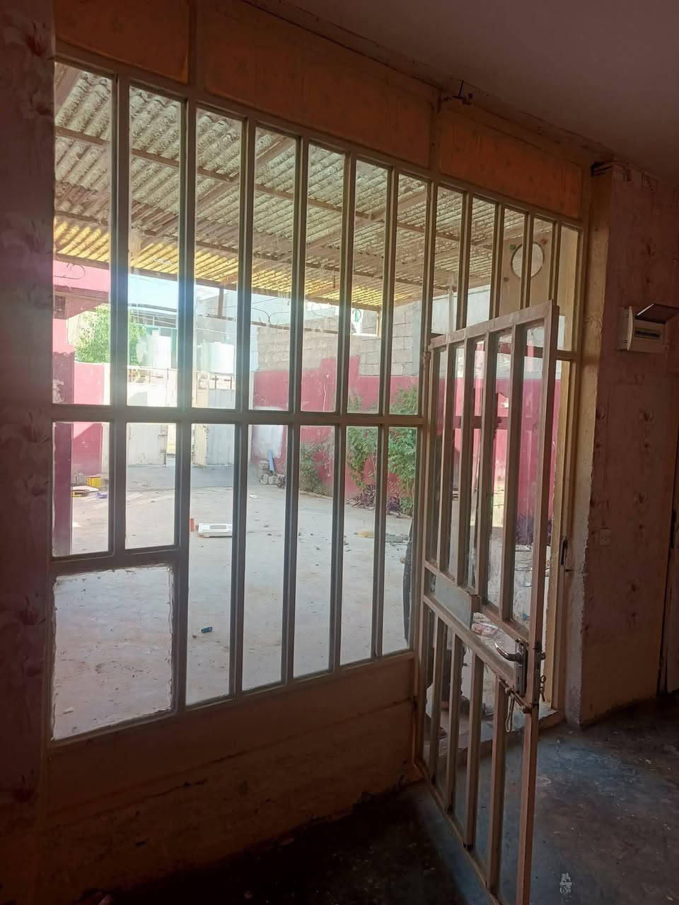 بِسْمِ‌ اللَّهِ ‌الرَّحْمَنِ ‌الرَّحِيمِ‌ 
بەنرخی بازاڕی ئەمۆ خانویەکی.زۆۆر
هەرزان.ماڵی تۆستە..لەگازینۆی.ازادی
کە8.50.پانە..21درێژە..بیری.تیایە
خانوەکەشەرقیە.بەڵام ژیانی تیادا
دەکرێت.دەساڵی تریش..بۆدووکەس
زۆۆرباشە
یەکەم. .کەم درامەت.وکرێجی.کەئیتر
لەکرێ ڕزگاری بێت....

دووەم..بۆقازانج کرد.بۆنمونە.دەتوانی
بیکەی بەدووخانو..5..بە..20...وە

3..بە20....بەڕێزان.نرخی کۆتایی
لای ئێمەیە.ئەویش...
  ***********.وڵام وەردەگری
تێبینی..
ڕووی خۆری بەیانیە
زۆرلەجادەدوورنیە
دراوسێی زۆربەڕێزی لێیە
