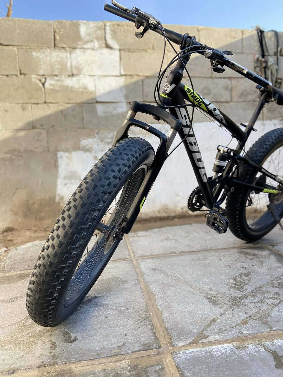 السلام عليكم بايسكل للبيع السعر 150 وبيه مجال حك الجيه راسلوني على الخاص وهذا رقمي *********** العنوان السماوه ال عصيده
