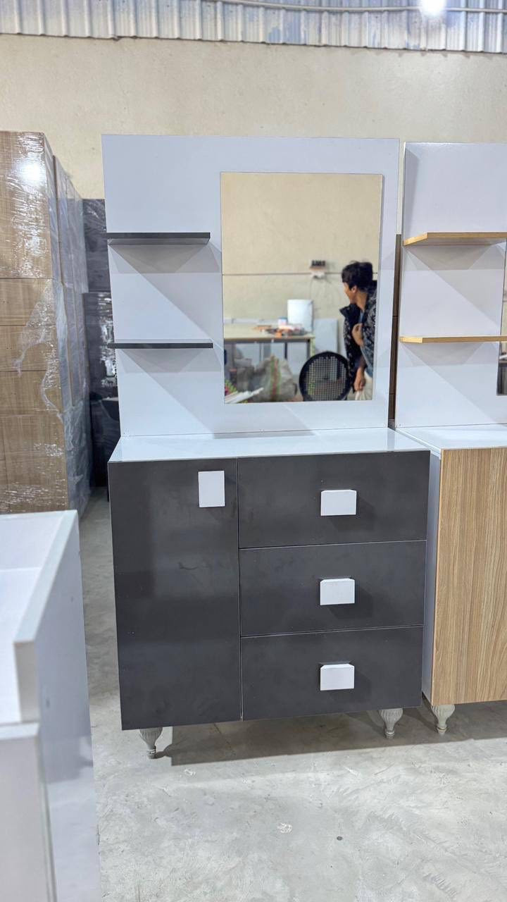 #سارع_بالحجز_ #الجميع
ميز تواليت .
للحجز والاستفسار مراسله الصفحة او الاتصال بالرقم***********
