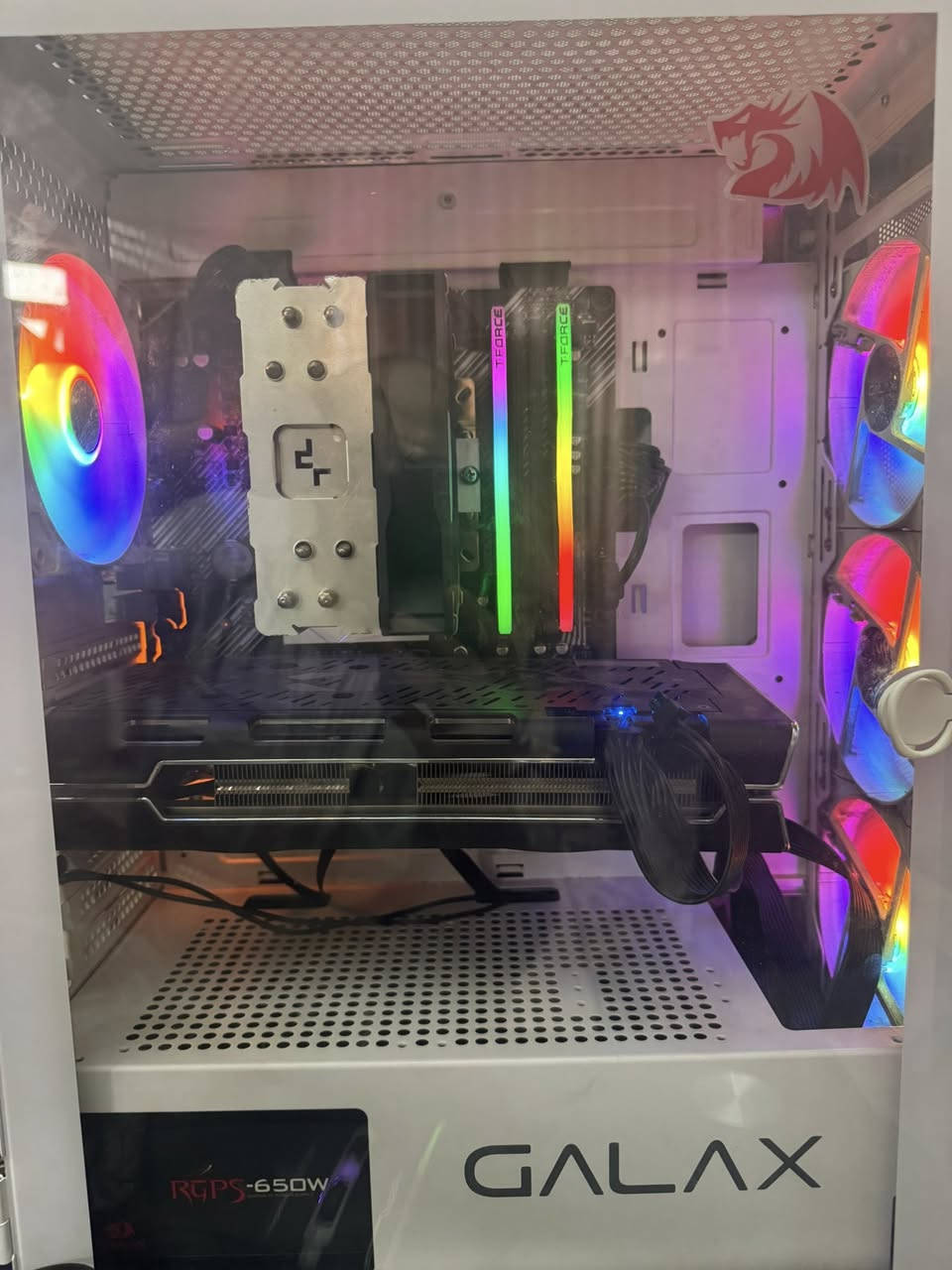 السلام عليكم تجميعة للبيع

كرت الشاشة amd rx 5700 xt 

المعالج amd r 7 5700x

الرامات 8x2 16 gb 

الهارد 1t ssd
هارد 500 ssd

البورد من شركة asus

الشاشة من شركة كيكا بايت فول

السعر مليون و١٠٠ الف مكاني بغداد
***********
