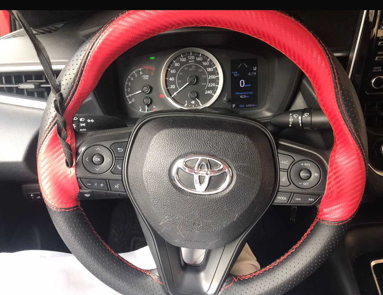 السلام عليكم

كورولا 20 ، وارد كندي
ضررها بنيد وچاملغ بدون دواخل
ماشية ٩٠ الف ، تحديد مسار 
نقطة عمياء ، راديتر سراوين جديدة ، تدفئة كشنات
مكان السيارة تكريت 
السعر  147
***********
***********
