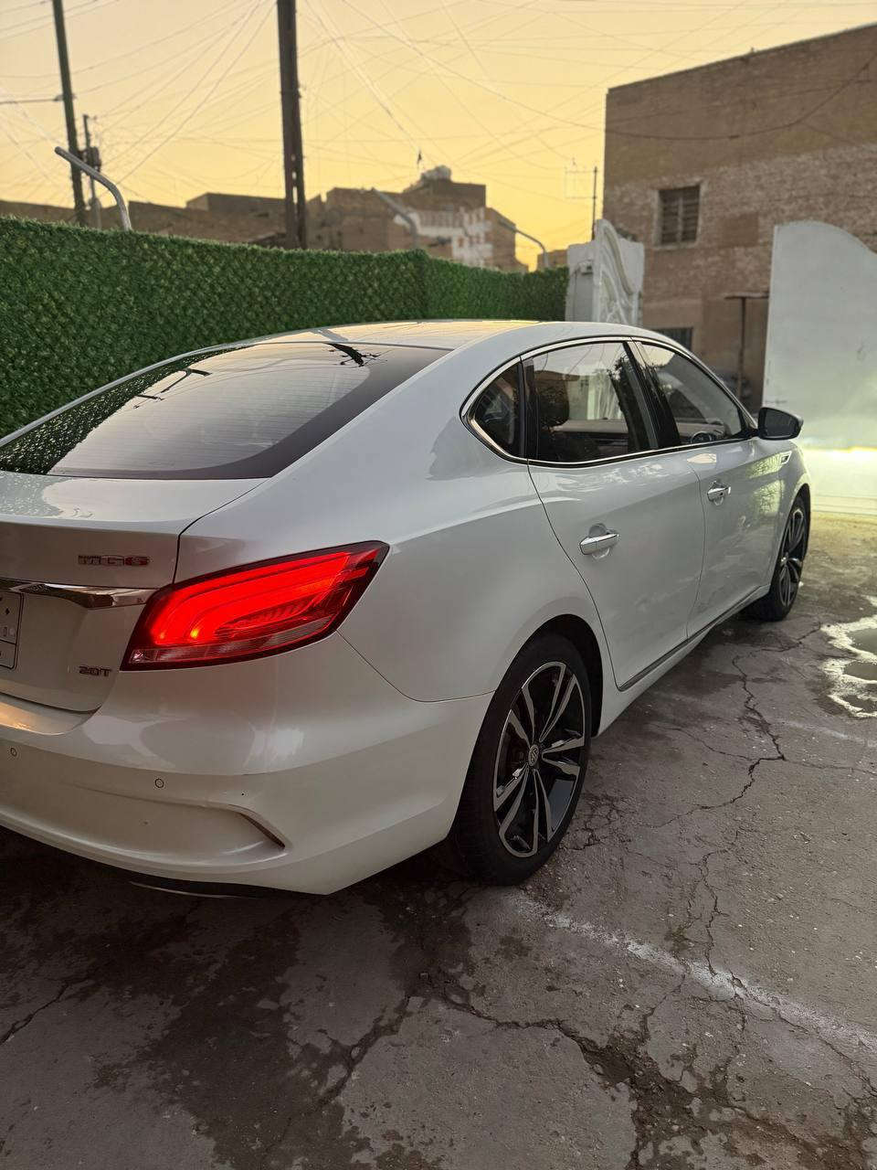 MG6
2021 فول مواصفات السيارة
فئة تروفي اعلى فئة بالسيارة
ماشيه 43 الف 
السيارة كانت بأيد بنية و بيها ملاحظات مثلاً الدواسة من الجهتين ينرادلها بارد اني عافيه 
ويلها 18 
محركها 1.5T
فتحة سقف
بصمة أبواب
بصمة تشغيل
جلد ماركه تروفي لونين اسود و احمر
كراسي كهرباء
هاند بريك كهربائي 
توقف تلقائي 
قطعتين تبريد
6 ايرباك
كاميرا خلفية
حساسات خلفية
LED امامي و خلفي
لايت زنون
شاشة ابل كار بلي
كير دبل كلتش 7 نمر طيارة و نشطة ما شاء الله
السيارة جاهزة من كلشي 
تخم تايرات جديد
انارة محيطية على طول السيارة و اكثر من لون

سعر السياره ١٠٧ وبي مجال 
للاستفسار 
***********
