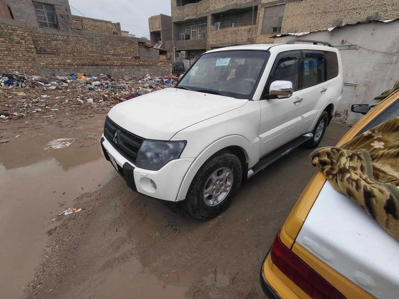 سلام عليكم عندي باجيرو موديل 2008سياره جاهزه الاخير مابيها اي شي بسمنه تخم تاير جديد صدر مكينه كير مكفولات مكينه 6سلندر سبعه راكب تبريد جاهز مكانها بغداد الامين ثانيه السعر 103وبيها مجال بصيط انتصل علا رقم ***********
