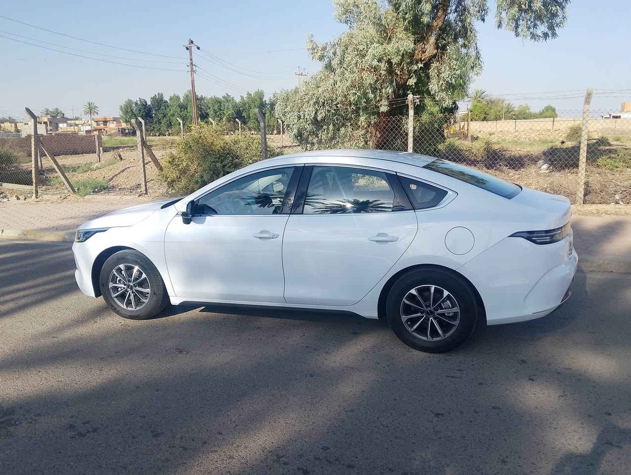 السلام عليكم
بي واي دي دستروير 2025
ماشية 2000
السيارة جديدة اخت الزيرو
مكفولة.. مكان السيارة بغداد المدائن 
***********
السعر. 800 ..19 مليون
