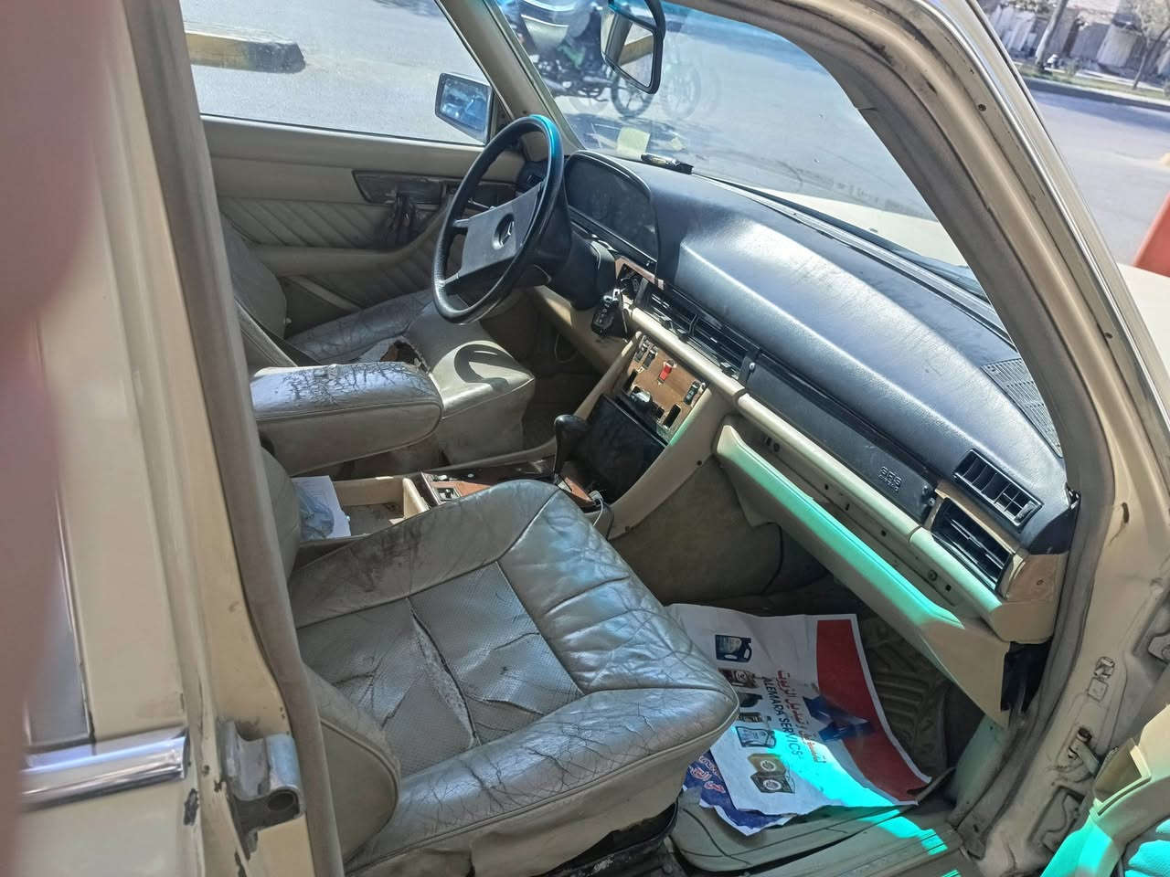 السلام عليكم مارسدس للبيع نوع جامبو 300 موديل 84 كير و مكينه ملكه ديفور الكبير كشنات كهربائية تبرد شغال سياره جاهزه صدر و حداديه كله جاهز وترايه للبصره السعر: 42 ورقه للتواصل- الاثير ***********-
