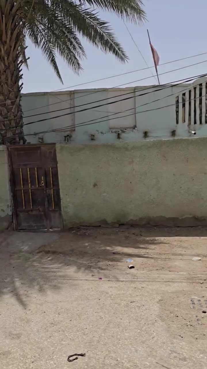 أللهم صل على محمد وآل محمد
🏠دار للبيع🏠
⭕العنوان: حي الصكبان 
 ⭕ خلف السوق شارع علي مانع يم بيت حجي حسن 
____
🌿طابو صرف
🌿بناء القديم
🌿عكاده 

♦️المساحة :   ٣٤٠
♦️الواجهة  : ١٦
والطول  :     ٢١
----------------
تفاصيل الدار 🏠 
__ _________
🌿غرف نوم عدد  2
🌿صالة  كبيره
🌿مطبخ 
🌿استقبال 
🌿مجمع صحي عدد ٢ 
داخليه وخارجيه  
ممر حول البيت 
______________
         ⭕ المكان كل حلووو وقريب جدااا ⭕
     ♦️♦️♦️كل التفاصيل داخل الفيديو للاستفسار اكثر الاتصال او مراسله الصفحه ♦️♦️♦️
للأستفسار الاتصال على الأرقام 
***********
***********

                  ♦️ومن الله التوفيق ♦️
___________
                        مكلف بالنشر
