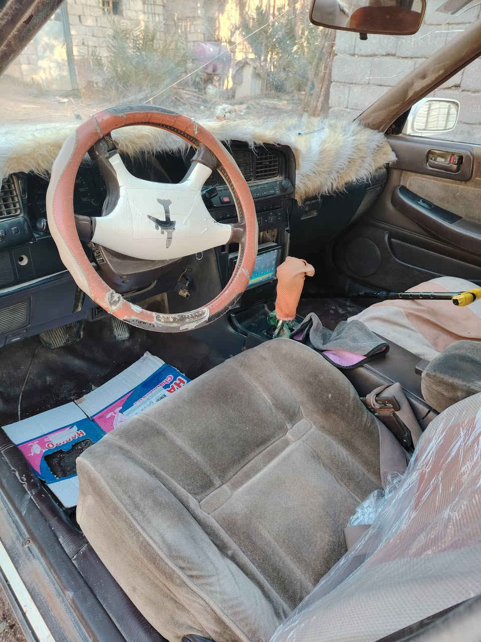 السلام عليكم 
مارك كصيف للبيع سنويه بأسمي كير محرك وينجي كله شغال تبريد شغال البدي شوف العين السياره مديل 92 السعر 33.الرقم ***********
