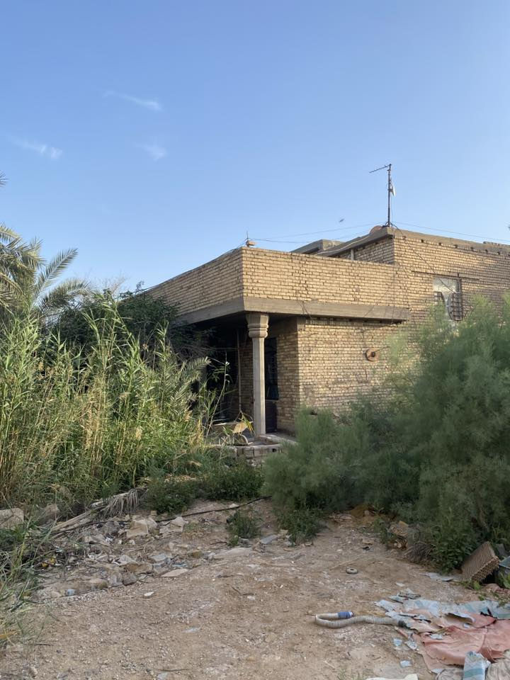 دار مع ارض للبيع
العنوان بغداد / الشعلة / الدوانم على الشارع الرئيسي
البناء حديث 
طابقين
مساحة الدار ٢٠٠ متر
مساحة الارض ٧٠٠ متر تشمل حديقة و كراج
الارض مخدومة بكامل الخدمات ماء كهرباء و صحيات
قريبة من المواصلات و مدرسة ابتدائية و حسينية
الاوراق نظامية جاهزة للتحويل المباشر 
للسعر والتفاصيل خاص

0774 639 1652
رابط التواصل المباشر على الواتساب

wa.me/964***********
