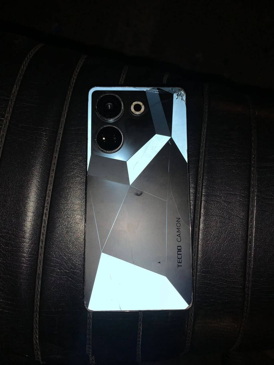 تيكنو كامون 20 برو ذاكره 256 للبيع مبدل شاشه نفس الاصلي فقط بصمه ماتشتغل وضهر مفطور سعره 110 وبي مجال بدون غراض 
***********
