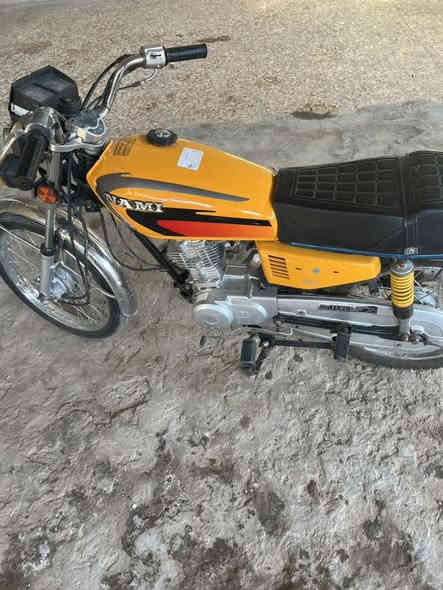 السلام عليكم للبيع ايراني نامه شلامجه موديل ٢٢ مسجله ٢١ نضيفه وما مفتوحه رقم وسنويه ب اسمي تحويل ثاني يوم مكينه ماشاءالله تخبل صبانه ما خال عليه بس كلجات مبدل  بكاني الجمهوريه سعره ب 1600 وبيه مجال بل فيس ماتحصلني واتساب وشريحه فقط ***********
