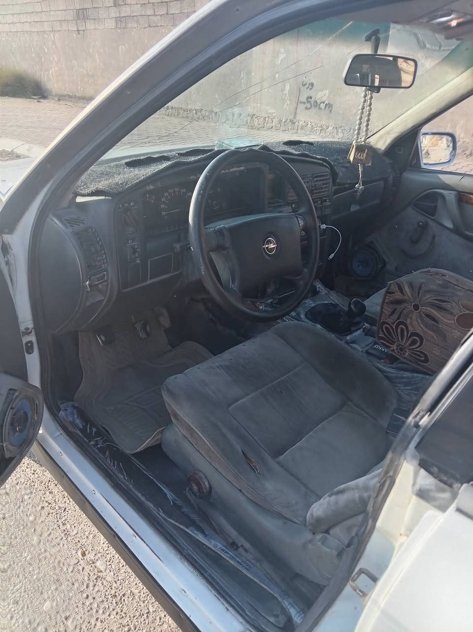 اوبل اوميكه موديل٩٢ رقم كركوك مشروع وطني باسمي سياره معمره جماليه لاضربه ولا شي مجرد خياسات ومعمره عام بيع او مراوس حسب القناعه السعر ٣٦ وبيها مجال كلها كامله كير ومحرك خير من الله نقصها دبلات خلفيه كهربايات كله شغله ارفلو مال كصه صارله شهر من خليته مكاني تكريت القادسيه قرب دايرة المرور بشارع ٦٠ رقم تلفوني *********** اخوان الي مايعجبه لا يكسر بحلال الناس موجود خاص
