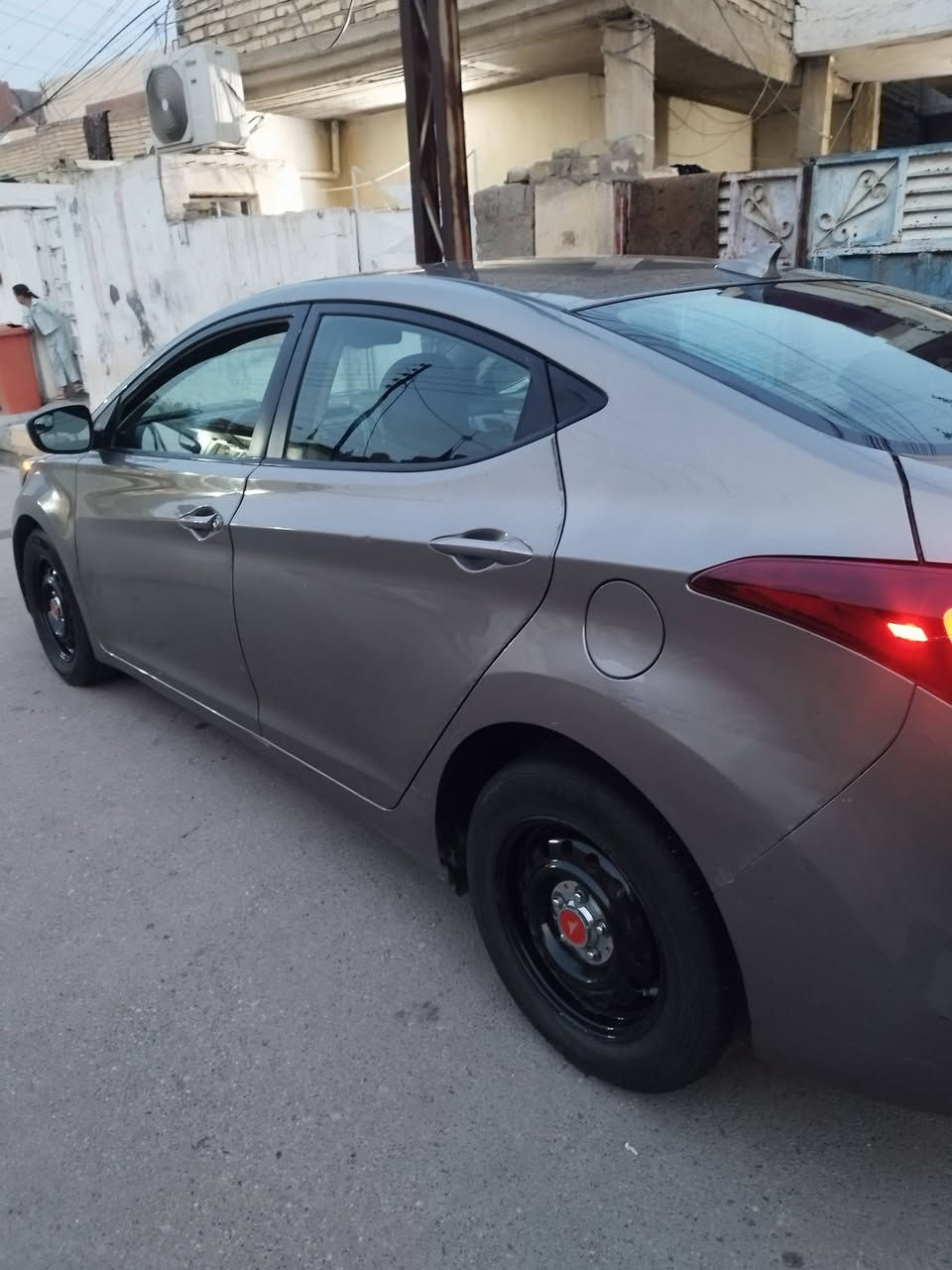 السلام عليكم
النترا 2015 وارد امريكي 
للبيع 
رقم بغداد مشروع وطني 
كفالة گير ومحرك 
تخم تاير 
بيها بارد ورصعات بسيطة  
وكلير من الجاملغ اليمين 
عنواني: واسط /قضاء العزيزية 
***********
الاتصال على الرقم
غير متواجد على الماسنجر
