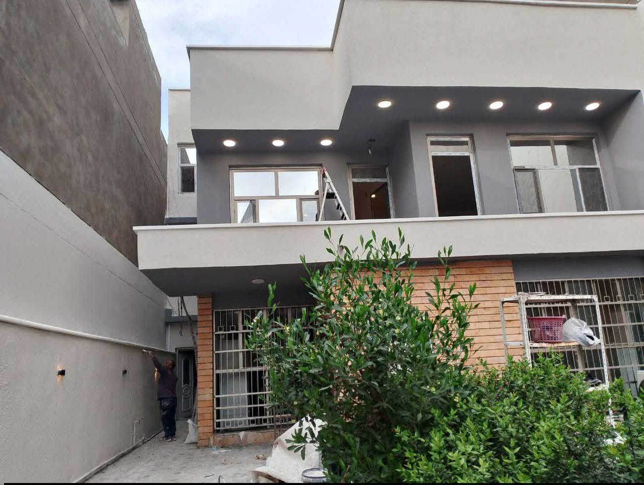 السلام عليكم اشتغل صباغ بيوت
صبغ جدران+ تصليح بياض+واجهيات + 
ديكورات _جبس بورد_بديل الخام _سحبات 

***********
