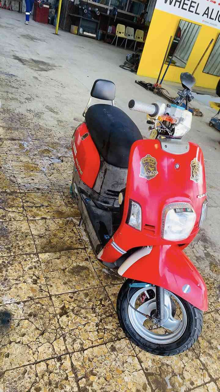 سلام عليكم 
دراجه ماكس بوليسي كابريته للبيع 
دراجه على وضع شركه كله بلاد كلجات كابريته بلاد 
وبيه شغلات سمائيه مثل ما واضح بل صوره 
دراجه شغاله من طول لطول 
سعره مليونه وبيه مجال
مكاني بصره المعقل
***********
