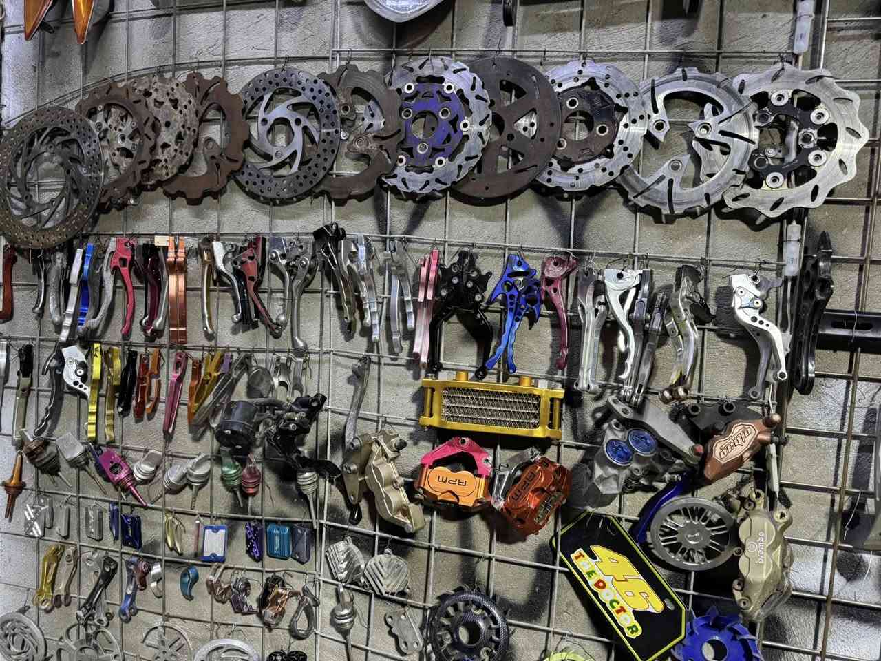 سلام عليكم غراض ماكس اصليات مال رمبه الشراي يتصل او خاص مكاني بغداد توصيل موجود ***********
