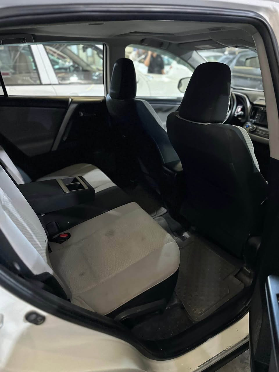 🚙 راف فور 2018 XLE فول 

💰 السعر 170بيها مجال بسيط
رقم بغداد انكليزي باسمي

محرك 2.5، 
بصمة، 
فتحة 
، شاشة 
+ كاميرا، 
كروز، 
تحكم بالمقود،، 
گير  ومحرك مكفول
 .
-حادث جانبي خفيف (بجم كبس) 
 صبغ جاملغ و باب ونص الباب الخلفي
-السياره عليها ادامه كامله

📞 للتواصل خاص  موجودة بكربلاء كربلاء, العراق


**إذا كنت صاحب هذا الإعلان وتريد حذفه لأي سبب، رجاءا أرسل رسالة إلى الدعم الفني**