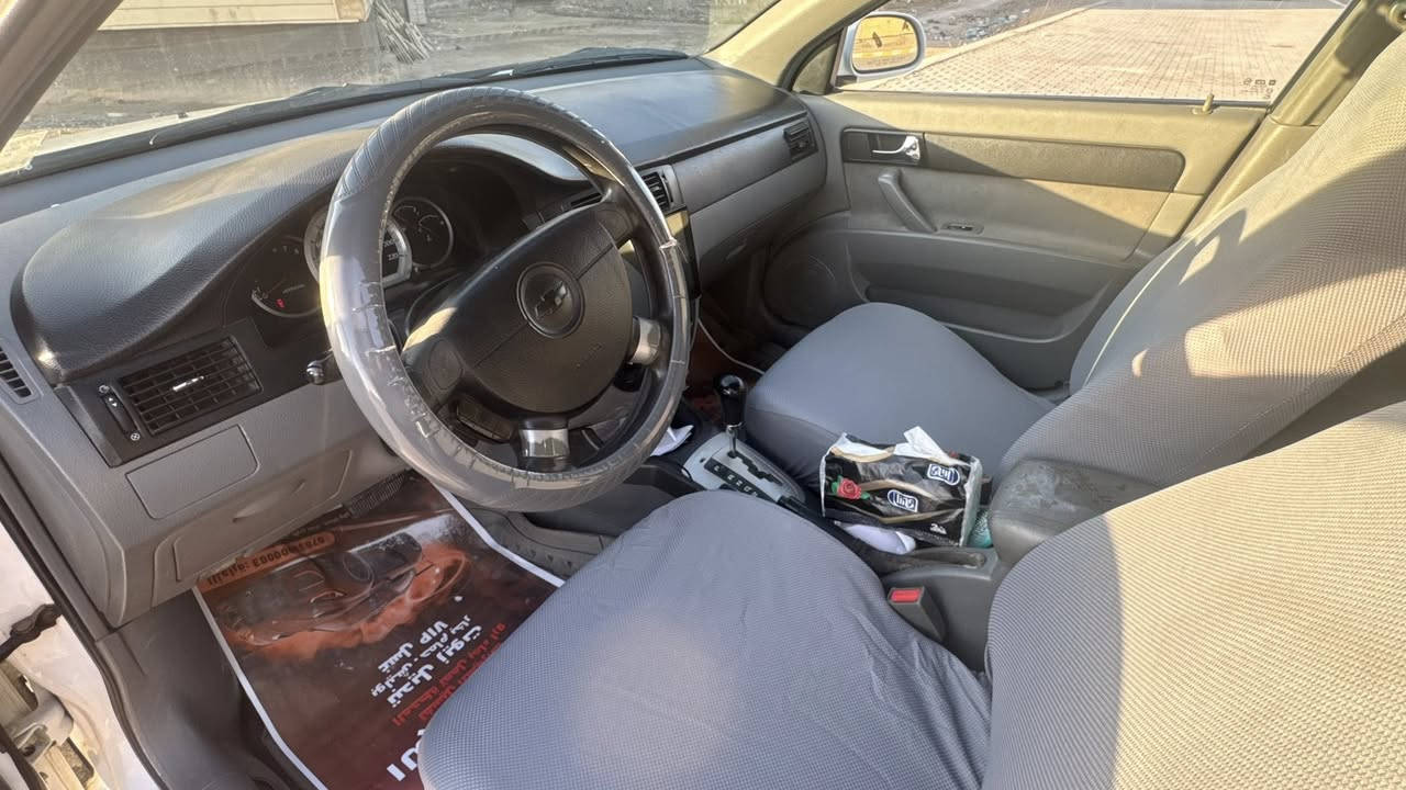 اوبترا 2011  واسط …  مكانها الكوت بـ 70  بيها مجال حك الجيه تجي تفحص وتشوف بعينك ***********
