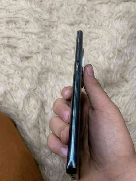 سلام عليكم هونر اكس ٩بي الجهاز نضيف بس بي فطر اصغير
ذاكرة 256
شغل ٩٠فريم
الجهاز قوي بس وكع داست علية سيارة
السعر٢٠٠ 
مكاني بغداد رقم الجوال(***********) 
واتساب
