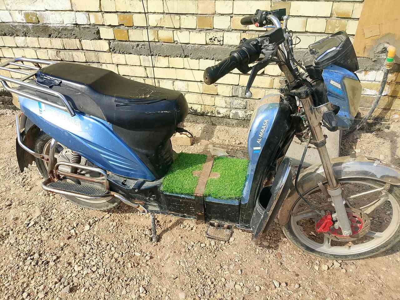 هارلي للبيع بطاريات قبل 20يوم شديتهن ونضيف وجاهز السعر قفل350قفل ***********
