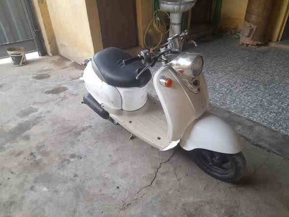 السلام عليكم دراجة كلاسك للبيع شغالة نكره مكينه خير من الله مفتوحه السعر 190 وبيها مجال***********
