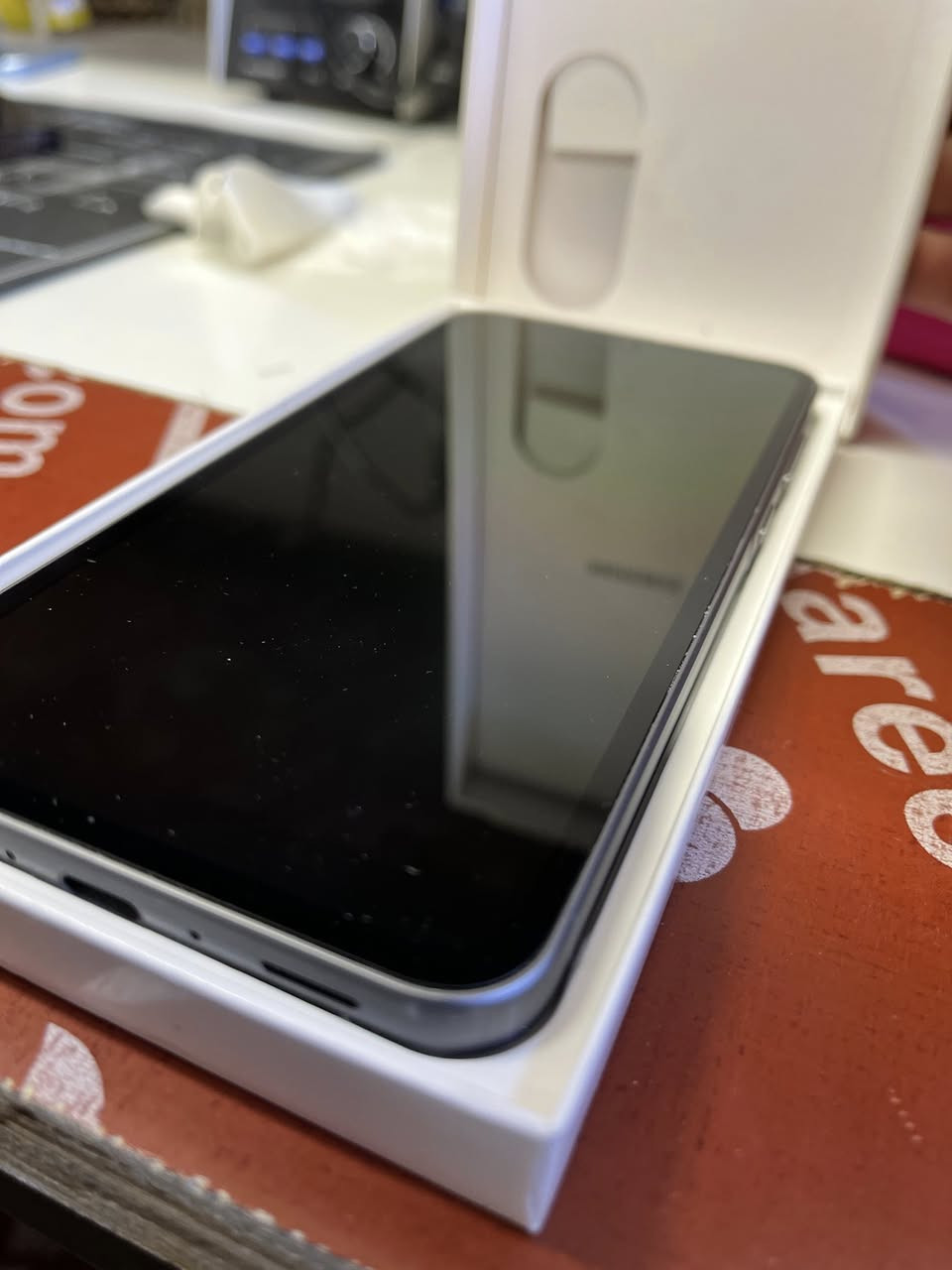 سلام عليكم جهاز Galaxy A56 5G جهاز نضيف كلش ستعمال قليل  الذاكره 256 والعشوائية 12 السعر 350 الف المكان الدورة ميكانيك لتواصل وتساب ***********
