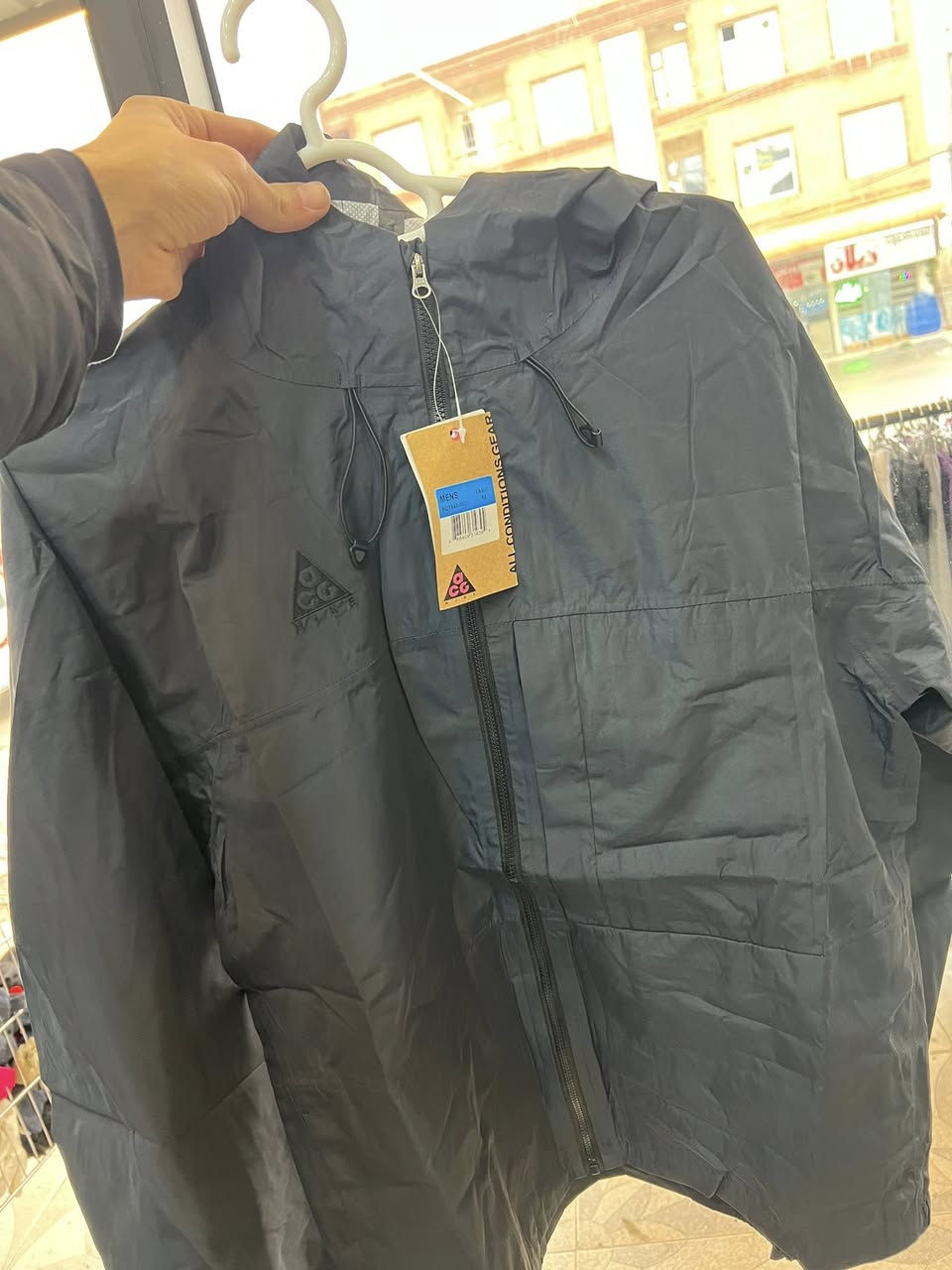 nike ACG
orginal
size _M
توصیل جمع
بالە غیرمستخدم 
وزن_ 65_70
waterproof
***********
