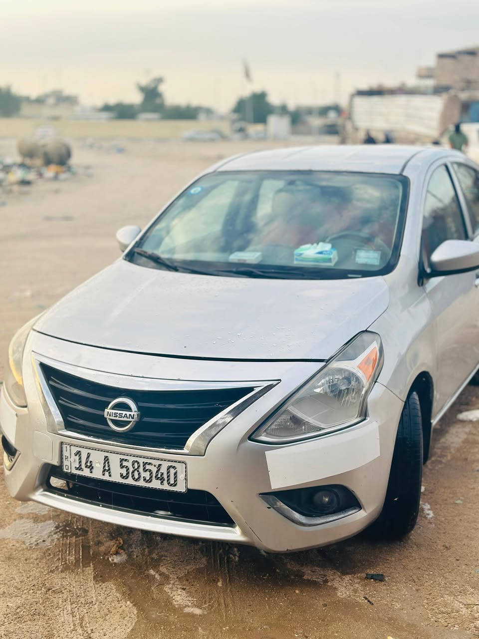 نيسان فيرسه مديل ١٨ بيه تلث قطع تبديل جاملغ وبنيدوباب سياره باسمي جاهزه سياره ***********
