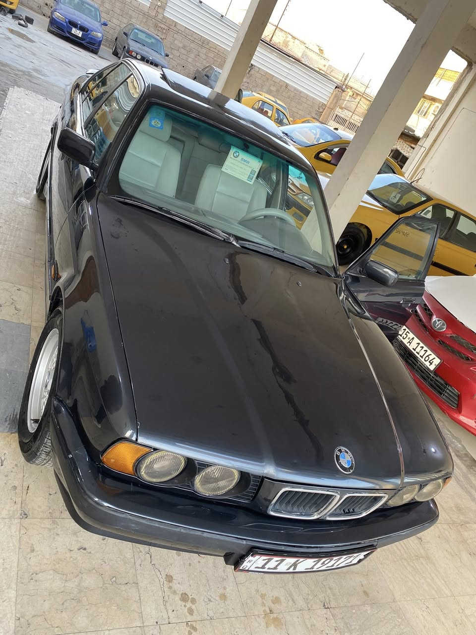 من رخصه الادمن
بي ام موديل 1991حجم /535
صبغ عام بدون ضرر لجمالية فقط رقم بغداد شرط التحويل 
كير مكينه صدر عل فحص السياره فول مواصفات كشانه كهرباء 
السعر 55
تواصل ***********
