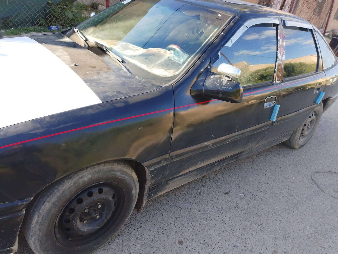 السلام عليكم اوبل فكتره مديل 89 حجم 20 سياره بسمي سنويه لل 31 السعر 28 رقم المبايل ***********
