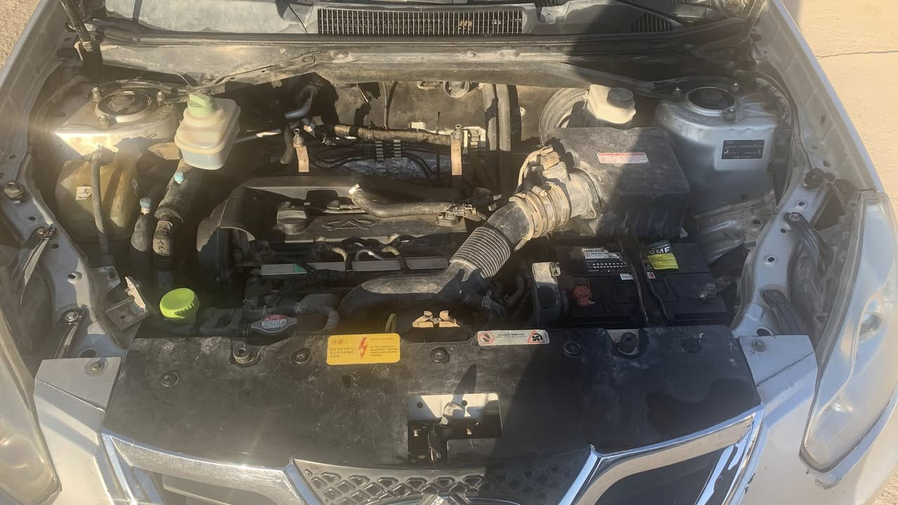 تيكو 2014  خاليه من الصدا  مكفوله من الصبغ ماشيه 111 
المحرك والكير لاتنقيص ولاتبخير 
ومامفتوح المحرك  التبريد بلادي ماملعوب بي جيد جدا 
دواخل جلد اسود نظيفه جدا احلى من الصوره وكلشي شغال بيها وبلادي 
للبيع 
الاتصال ب
***********
سيد فراس
