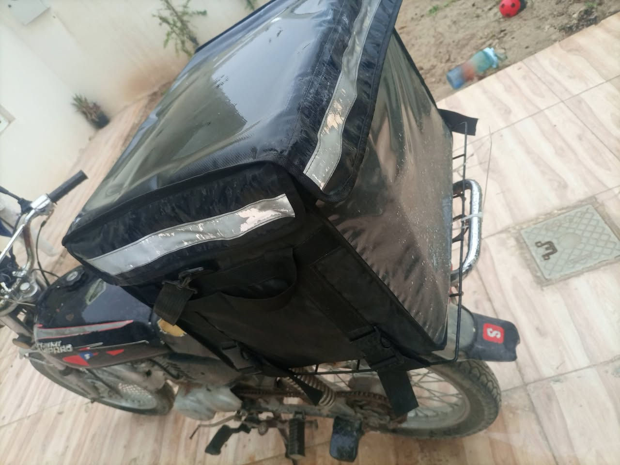 صندوق دلفري للبيع سعره 15
صار 5 ايام اشتريتها. 

***********
