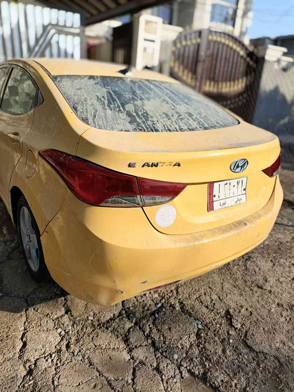 السلام عليكم النترا مضلع موديل 2013 وارد امريكي حادثها باب خلف السايق فقط الباقي ليبل واحد سياره كير مكينه خير من الله تخم تاير تبريد كهربائيات كله شغله رقم ديالى مشروع وطني تحويل مباشر سنويه منتهيه مكاني ديالى بعقوبه 
رقم الهاتف ***********
السعر 92 وبيها مجال شي بسيط
